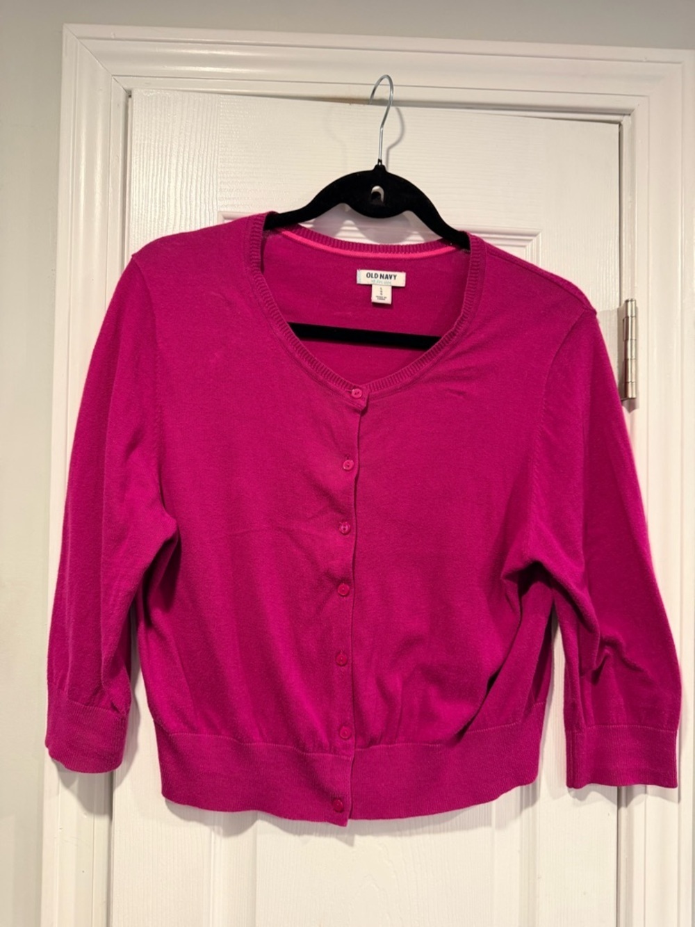 Old Navy Size L Magenta 3/4 Sleeve Crew Neck Lightweight Button Cardigan Sweater